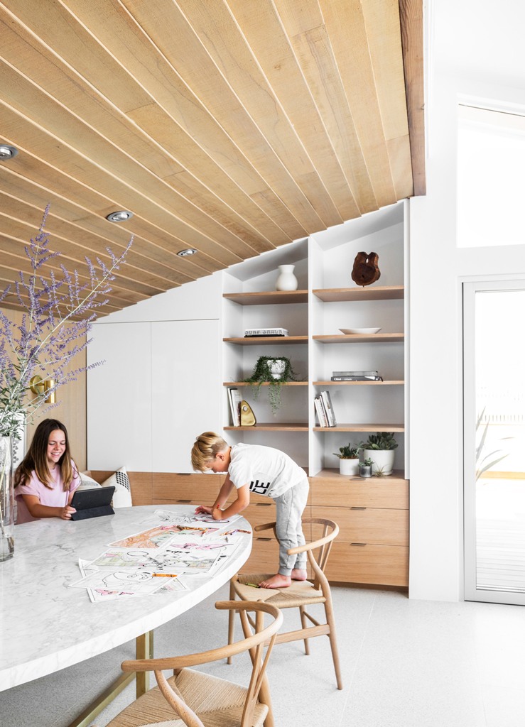 The fresh material and color palette make the spaces welcoming and airy, they are filled wiht natural light and look very nice The fresh material and color palette make the spaces welcoming and airy, they are filled wiht natural light and look very nice