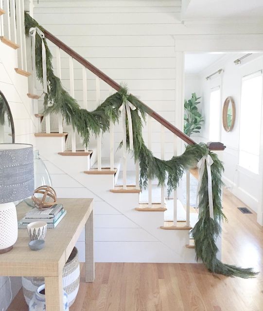 25 Christmas Greenery Garlands For Indoors And Outdoors  DigsDigs