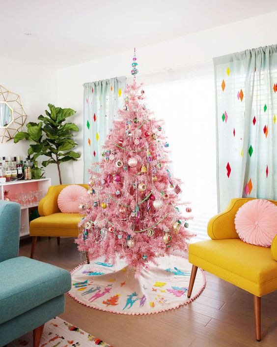25 Bold Ways To Decorate A Pink Christmas Tree  DigsDigs