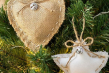 26 usual and white burlap Christmas ornaments with little bells and twine are super cute and rustic