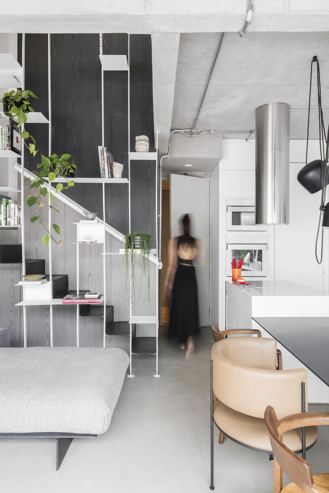 Catchy materials like leather, metal, various kinds of wood and plywood make the apartment more interesting Catchy materials like leather, metal, various kinds of wood and plywood make the apartment more interesting