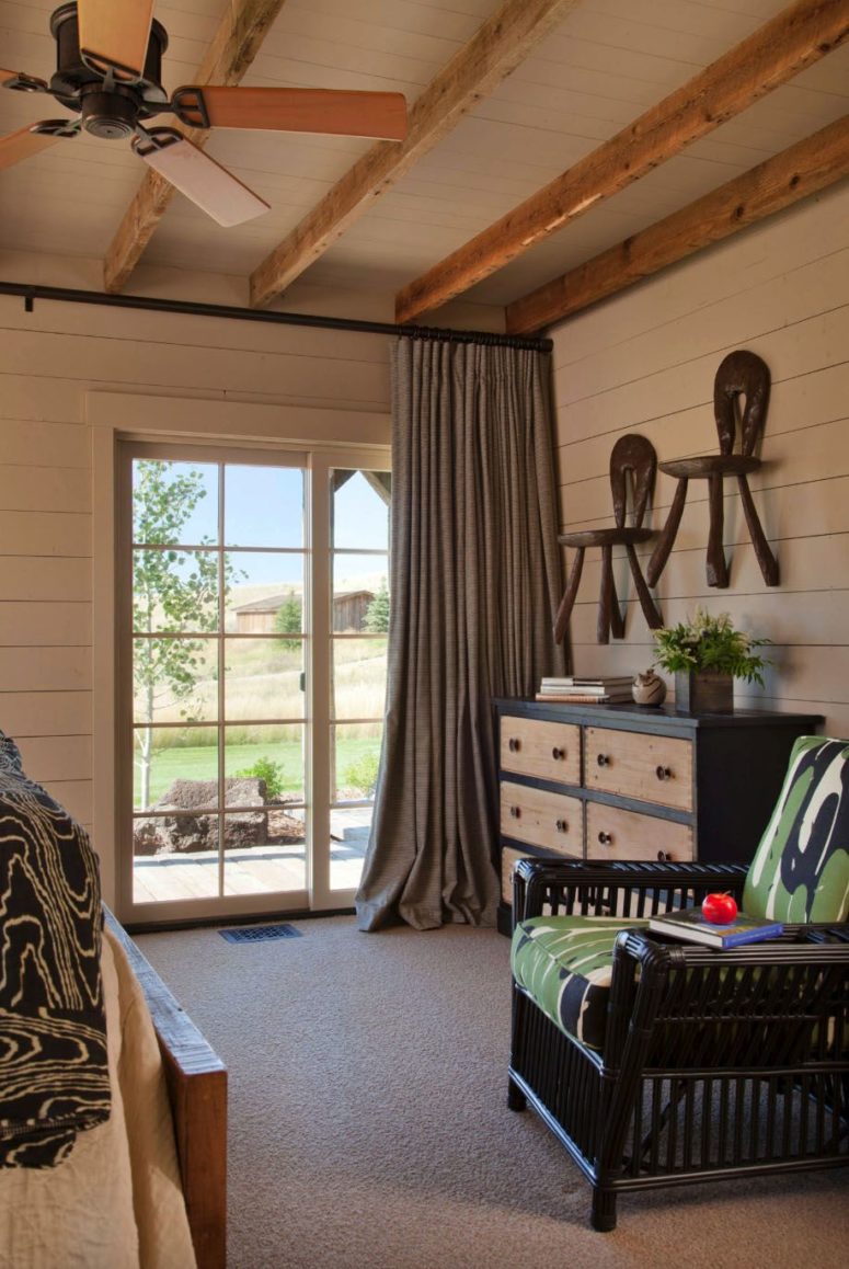 Each bedroom has an access to outdoors to make reaching it easier