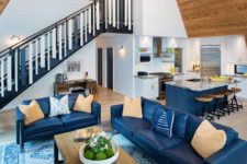 13 Various shades of blue are seamlessly incorporated into the decor, most notable on the ground floor