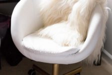 19 an IKEA Skruvsta chair makeover with gold legs – just use some spray paint and add faux fur