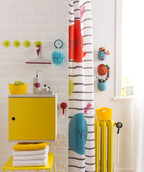 Kids' bathroom accessories