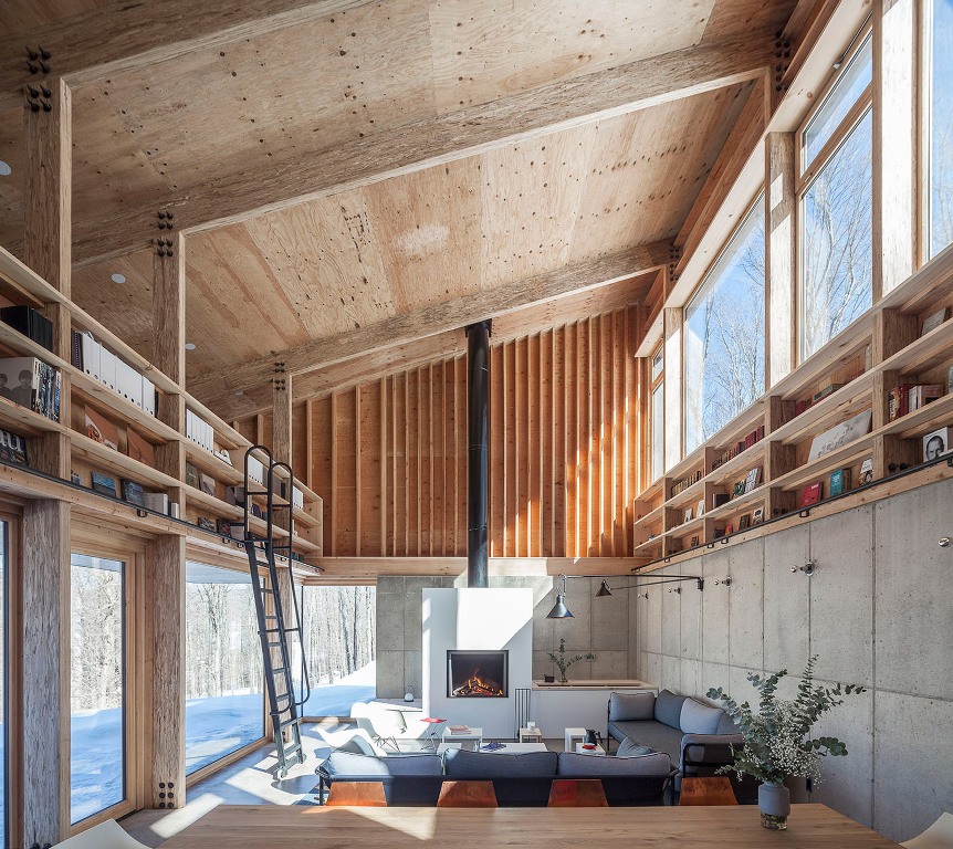This gorgeous contemporary retreat is also a studio for its owner, an architect and it was built with a minimal impact on the natural surroundings