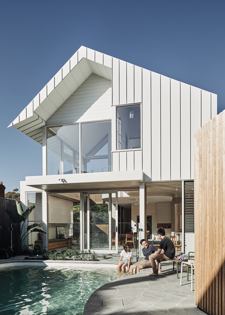 Contemporary Double-Height Extension With Much Light