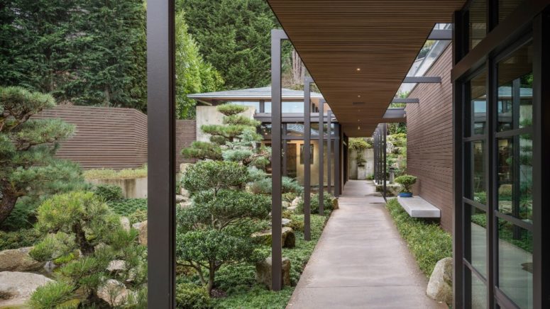 The house features a large garden in Japanese style that is at heart of this home