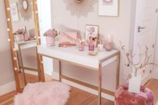 15 a small makeup nook done in the shades of pink – they soften the nook and make the space girlish at the same time