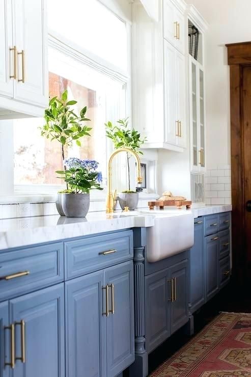 25 Stylish And Inspiring Blue And White Kitchens - DigsDigs