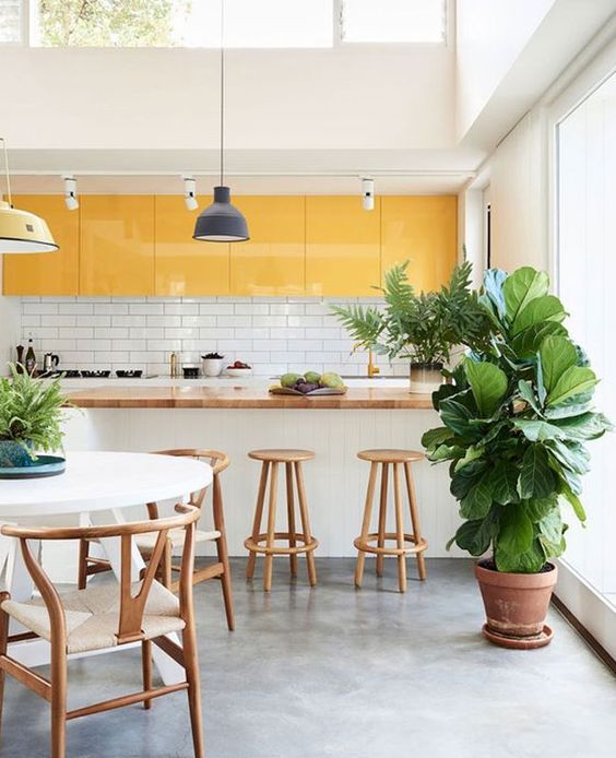 25 Yellow And White Kitchens That Raise The Mood DigsDigs