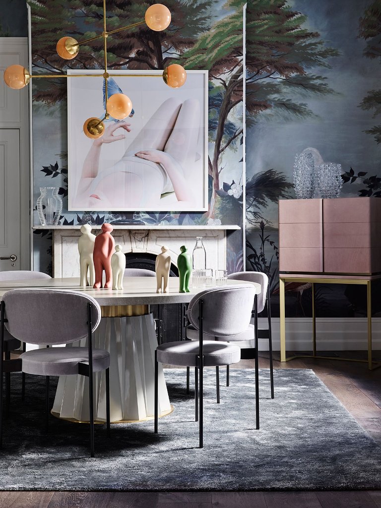 Every zone looks unusual and this dining zone represents catchy art pieces, too