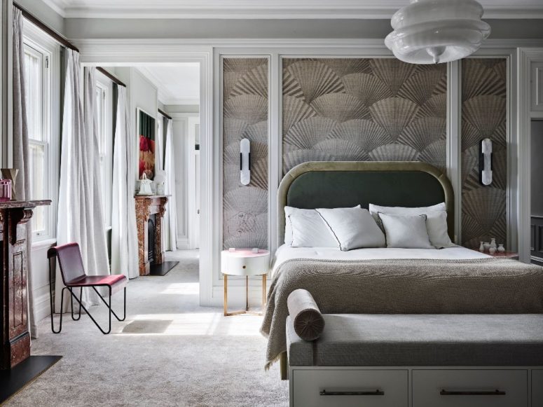 The selection of fabric is very refined, chic and catchy