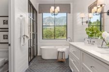 10 The bathtub space takes maximum of the amazing views