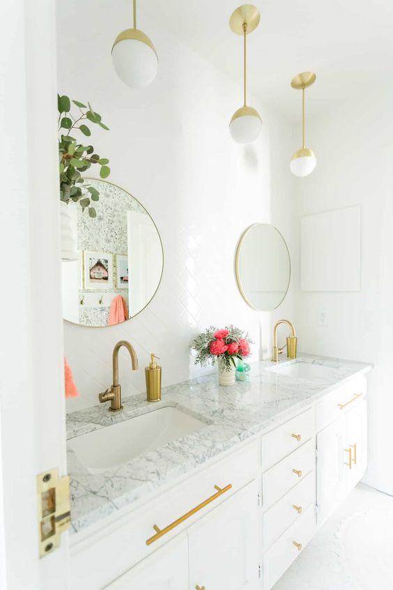 25 Refined White And Gold Bathrooms DigsDigs