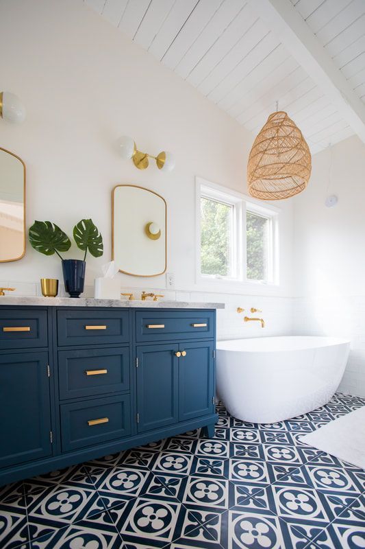25 Stylish Blue And Gold Bathroom Decor Ideas - DigsDigs