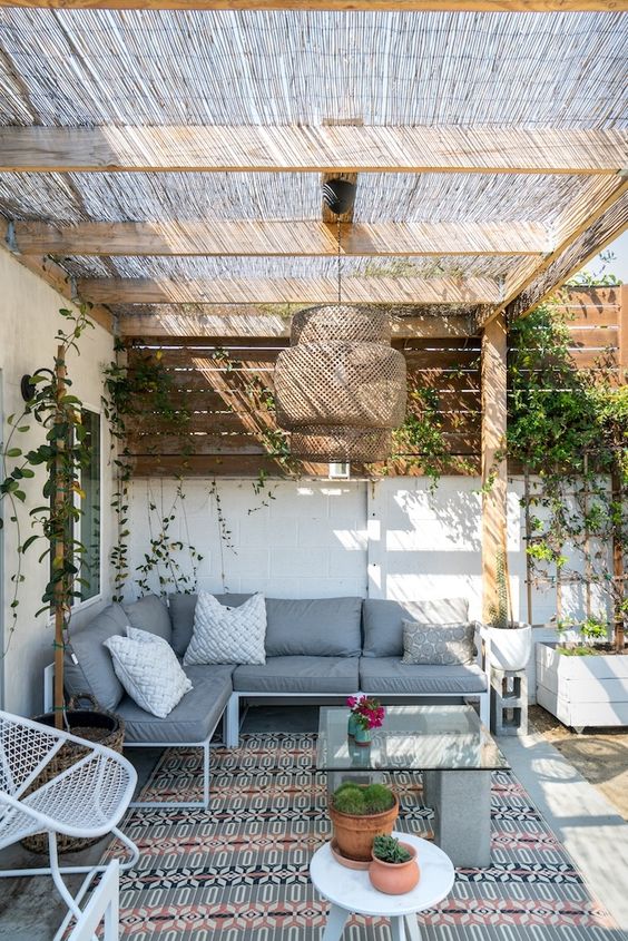 Small Outdoor Decor Ideas - How to Decorate Your Small Patio