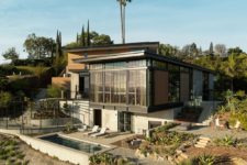 01 This ultra-modern and gorgeous home is located in the Hollywood hills