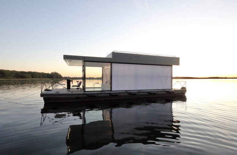 The house is very functional, yet small, and it features cool styling