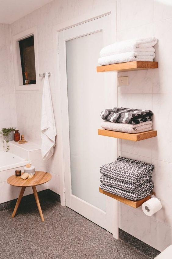 Shelves store for towels
