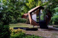 01 Workstation Cabin is a cool pod that can become anything – a guest bedroom, a home office, a kids’ playspace and much more and it features a creative look