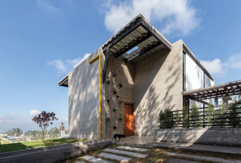 Industrial House In Ecuador Inspired By Exposed Concrete DigsDigs