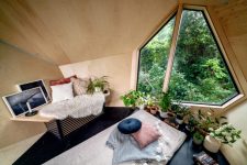 04 You can organize it as your little retreat placing a table, some plants, a bed and some pillows