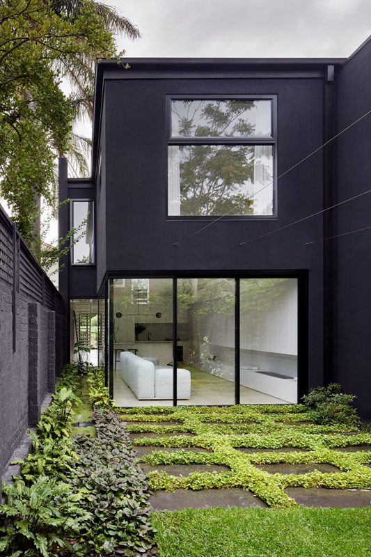 Lots of greenery outside refreshes the space and glazings help feeling the merge of indoors and outdoors Lots of greenery outside refreshes the space and glazings help feeling the merge of indoors and outdoors