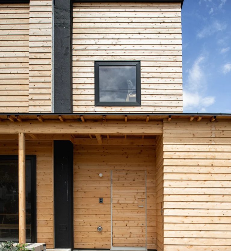 Minimalist Sapporo Residence With A Curved White Wall