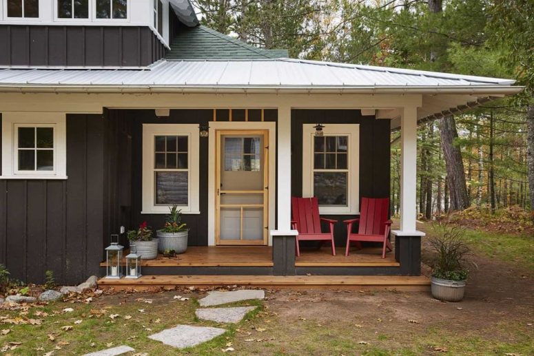 Coziness starts already outside, look at this wonderul porch