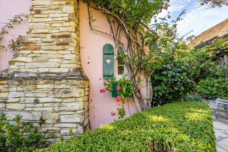 The owner of the house wanted a house like from a storybook and she got it