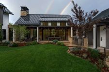 02 The parts of the house are arranged in a U shape around a beautiful courtyard, to which every major space has an access