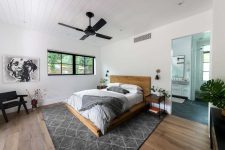 08 The bedrooms are separated into one of the wings, away from the social areas