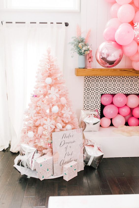 25 Glam And Fun Pink Christmas Decor Ideas - DigsDigs