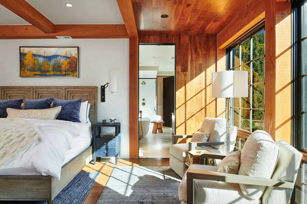 All the rooms including the upstairs areas are very spacious and have cozy nooks and seating areas built into them All the rooms including the upstairs areas are very spacious and have cozy nooks and seating areas built into them