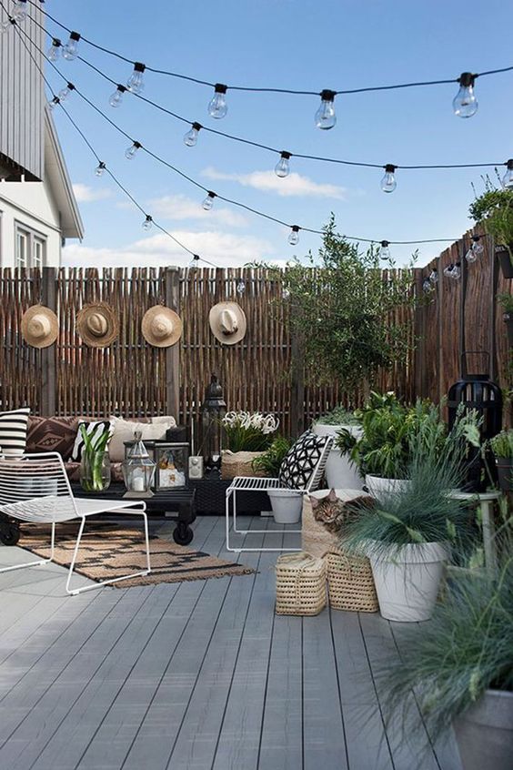 43 Cool And Inspiring Backyard Lighting Ideas - DigsDigs