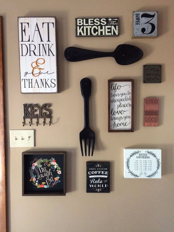 09 simple farmhouse wall decor with black cutlery, signs without frames, some calendars and other stuff is cool