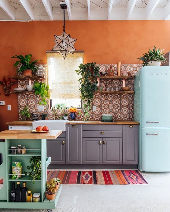 28 Maximalist Kitchen Decor Ideas That Wow - DigsDigs
