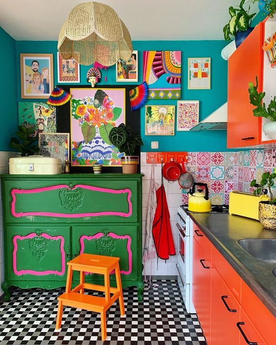 28 Maximalist Kitchen Decor Ideas That Wow - DigsDigs