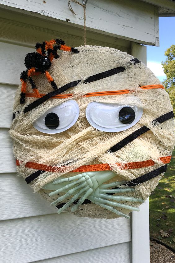 25 Scary And Fun Mummy Halloween Decor Ideas - DigsDigs
