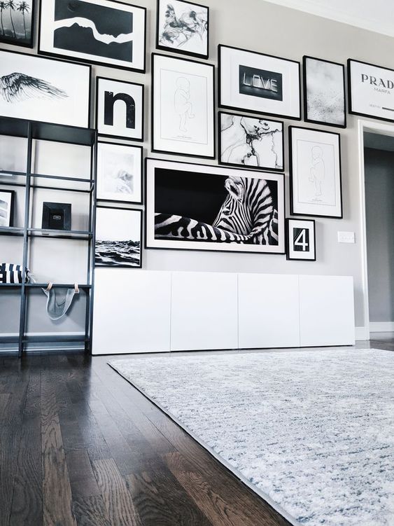 Wall picture store black and white