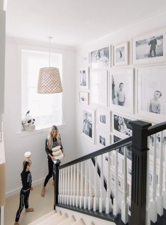 34 Stylish Black And White Gallery Wall Ideas - DigsDigs