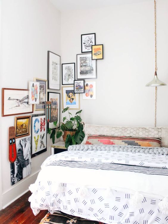 40 Beautiful And Cool Bedroom Gallery Walls DigsDigs