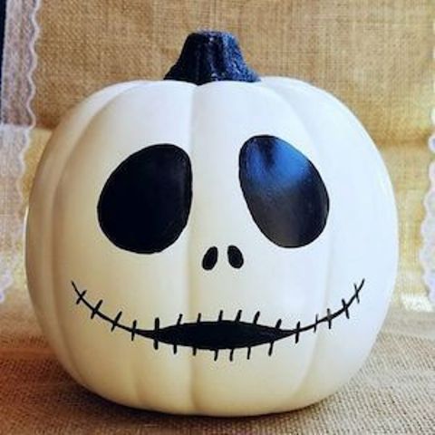 a Jack Skellington inspired pumpkin - a white piece decorated with a black sharpie is a great idea for Halloween