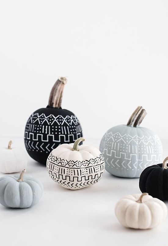 grey, black and white pumpkins decorated with boho patterns using sharpies are amazing for stylish modern or Scandi Halloween decor