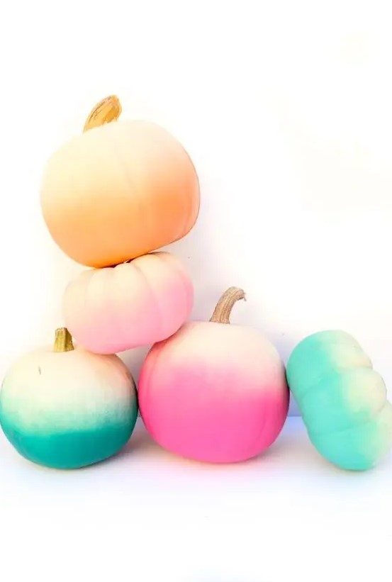 an arrangement of bold ombre pumpkins is a great idea for Halloween and just for fall