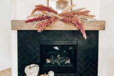 19 stylish boho Thanksgiving decor with neutral and pink pampas grass and natural pumpkins