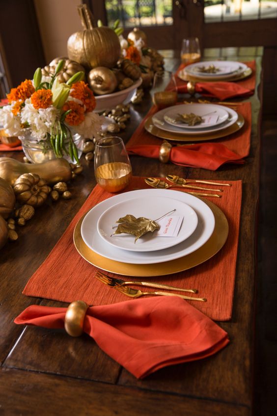 Thanksgiving tables scapes photo shoot for Miracle-Gro social use at the home of Elisa McCurdy in Upper Arlington, OH