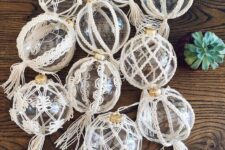 44 clear glass Christmas ornaments decorated with macrame and tassles are perfect to style your tree boho way