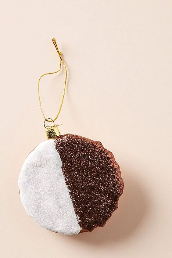 a cookie Christmas ornament looks very natural and real and will be a lovely addition to your Christmas tree decor